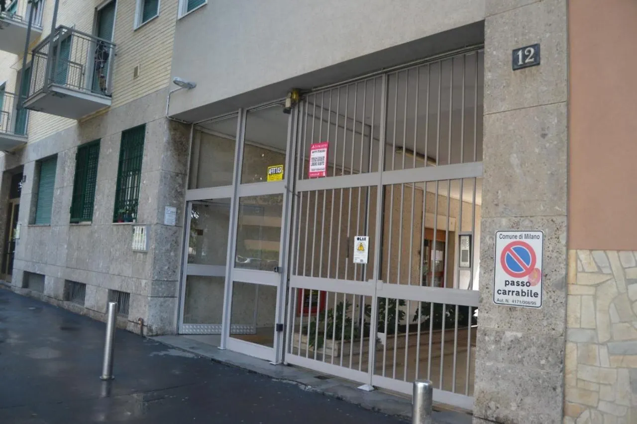 Joivy Lovely Apt For 4 Next To Bus And Metro Station Milan Apartment